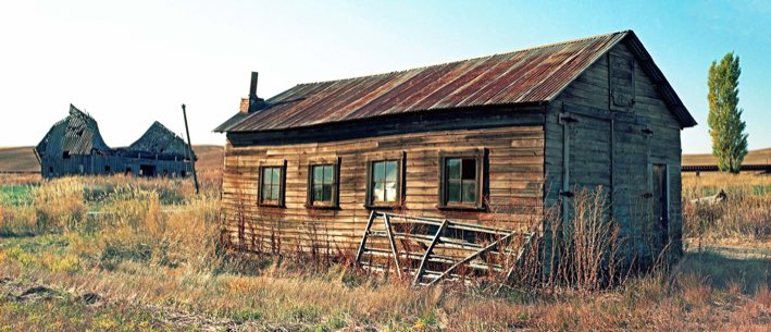 Palouse barn, Palouse abandoned truck, old farm garage in the Palouse, Mamiya 645, Kodak Portra 400, Jeff King Photography